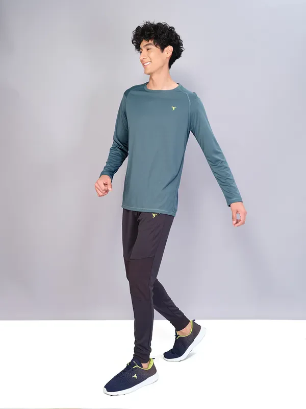 Men Solid Slim Fit Crew Neck T-shirt with TECHNO COOL - Image 4
