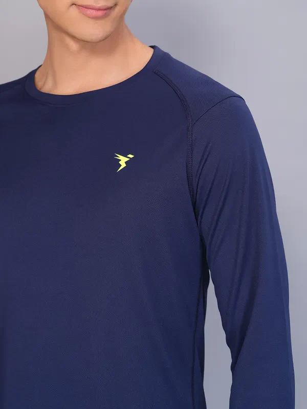 Men Solid Slim Fit Crew Neck T-shirt with TECHNO COOL - Image 5