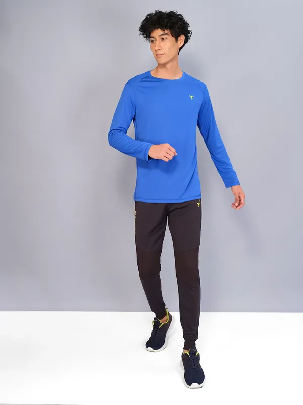 Men Solid Slim Fit Crew Neck T-shirt with TECHNO COOL - Image 3