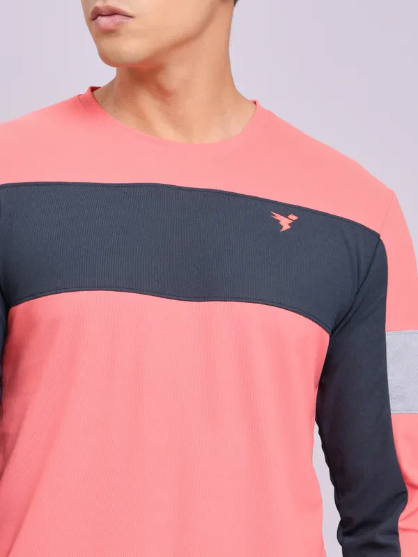 Men Colorblock Slim Fit Crew Neck T-shirt with TECHNOLITE - Image 6
