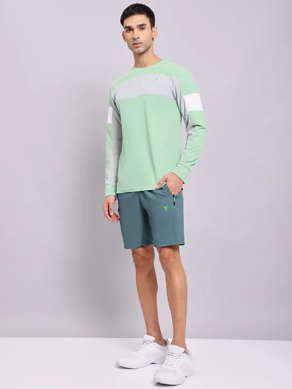 Men Colorblock Slim Fit Crew Neck T-shirt with TECHNOLITE - Image 5