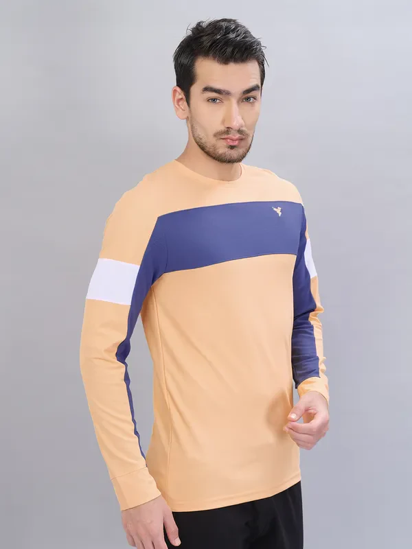 Men Colorblock Slim Fit Crew Neck T-shirt with TECHNOLITE - Image 2