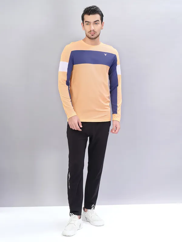 Men Colorblock Slim Fit Crew Neck T-shirt with TECHNOLITE - Image 5