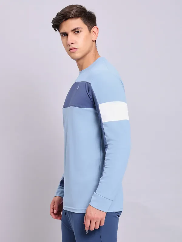 Men Colorblock Slim Fit Crew Neck T-shirt with TECHNOLITE - Image 2
