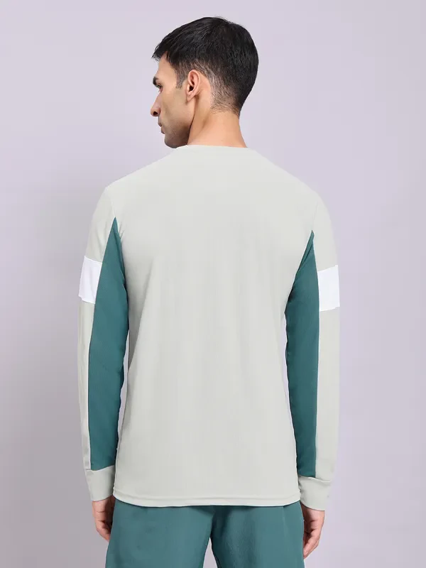 Men Colorblock Slim Fit Crew Neck T-shirt with TECHNOLITE - Image 3