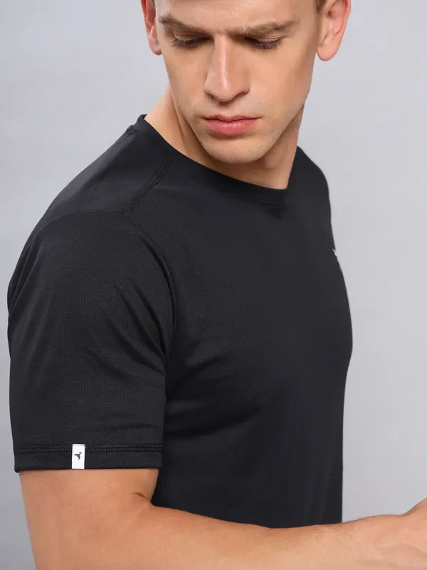 Men Solid Slim Fit Crew Neck T-shirt with TECHNO COOL+ - Image 5