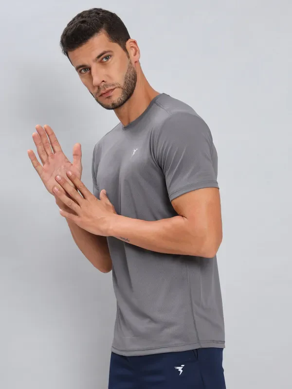 Men Solid Slim Fit Crew Neck T-shirt with TECHNO COOL+ - Image 4