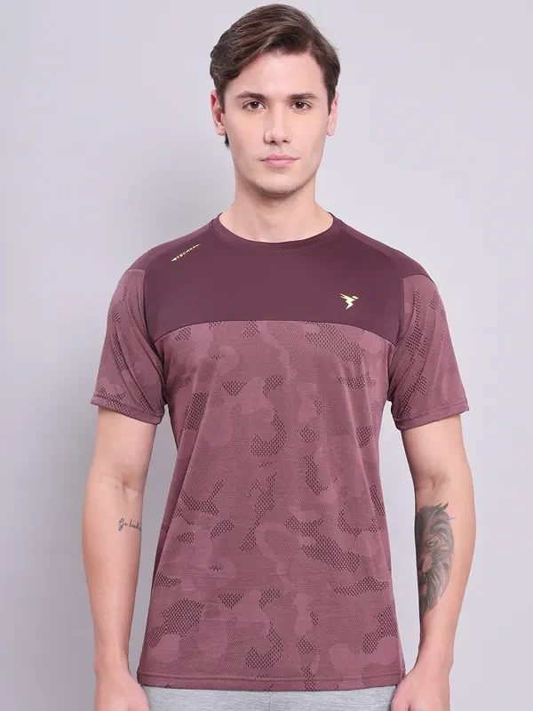 Men Jacquard Slim Fit Crew Neck T-shirt with VENTMESH - Image 2