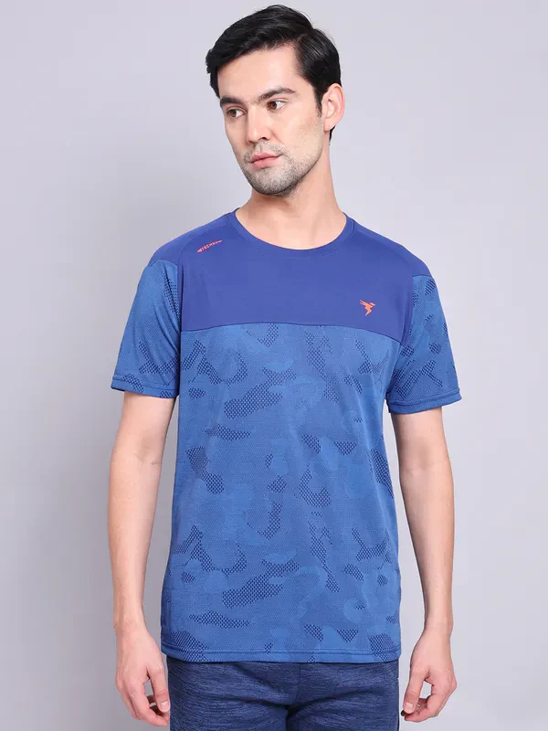 Men Jacquard Slim Fit Crew Neck T-shirt with VENTMESH - Image 2