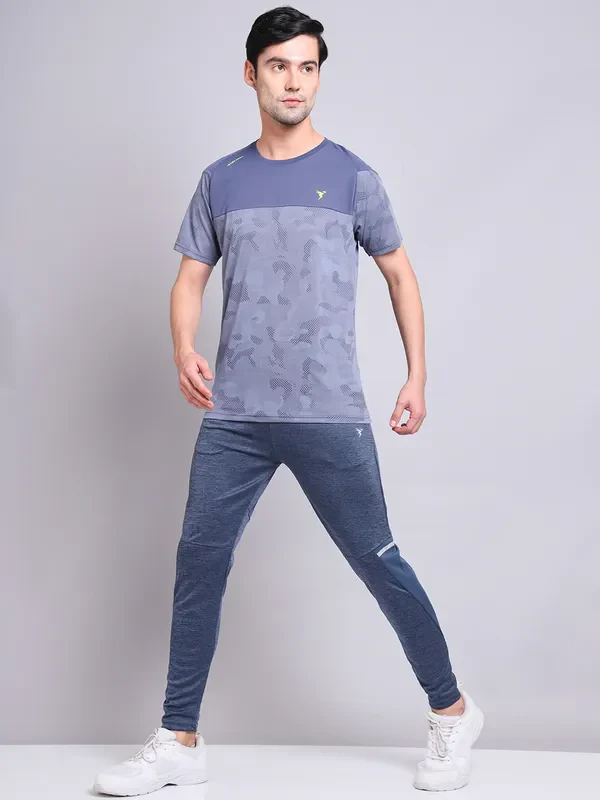 Men Jacquard Slim Fit Crew Neck T-shirt with VENTMESH - Image 5