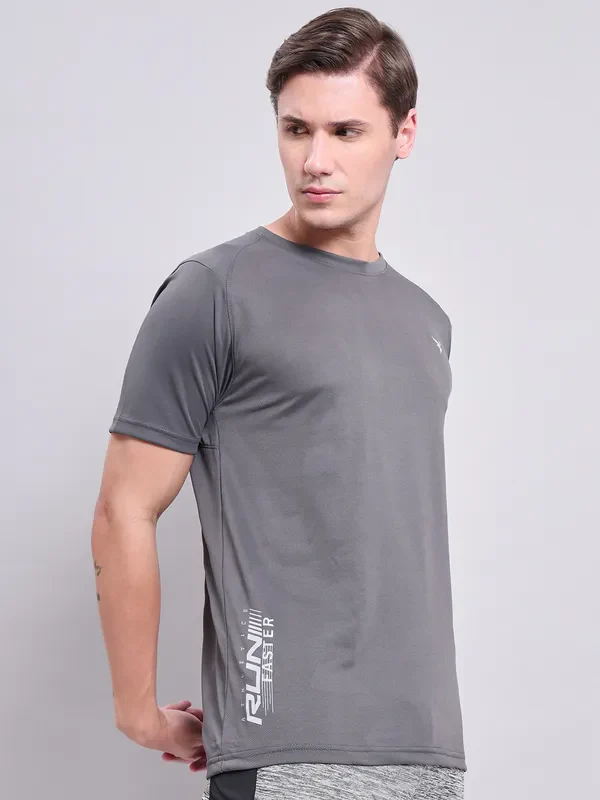 Men Self Design Slim Fit Crew Neck T-shirt with VENTMESH - Image 5