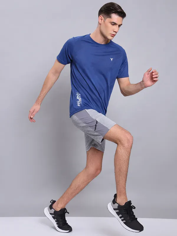 Men Self Design Slim Fit Crew Neck T-shirt with VENTMESH - Image 5