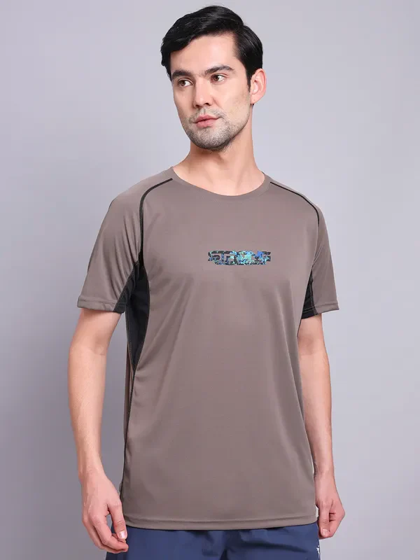 Men Printed Regular Fit Crew Neck T-shirt with TECHNO COOL+