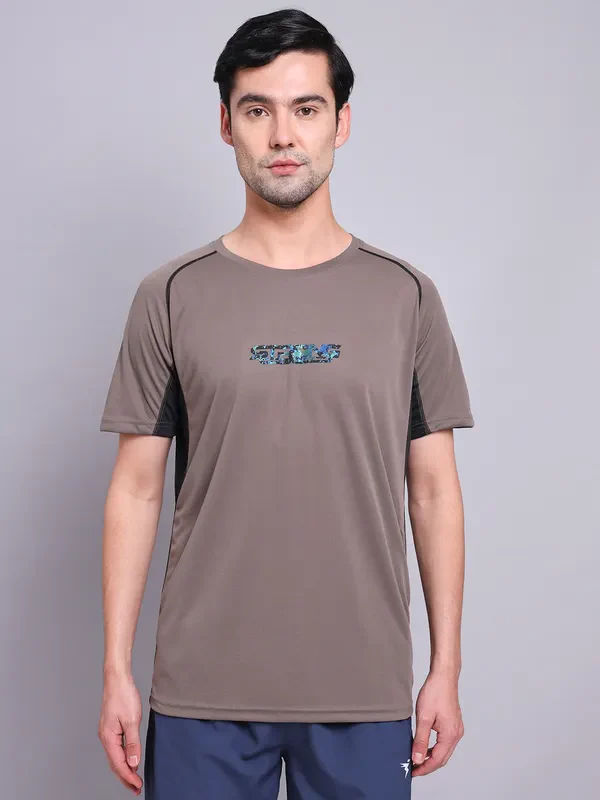Men Printed Regular Fit Crew Neck T-shirt with TECHNO COOL+ - Image 2