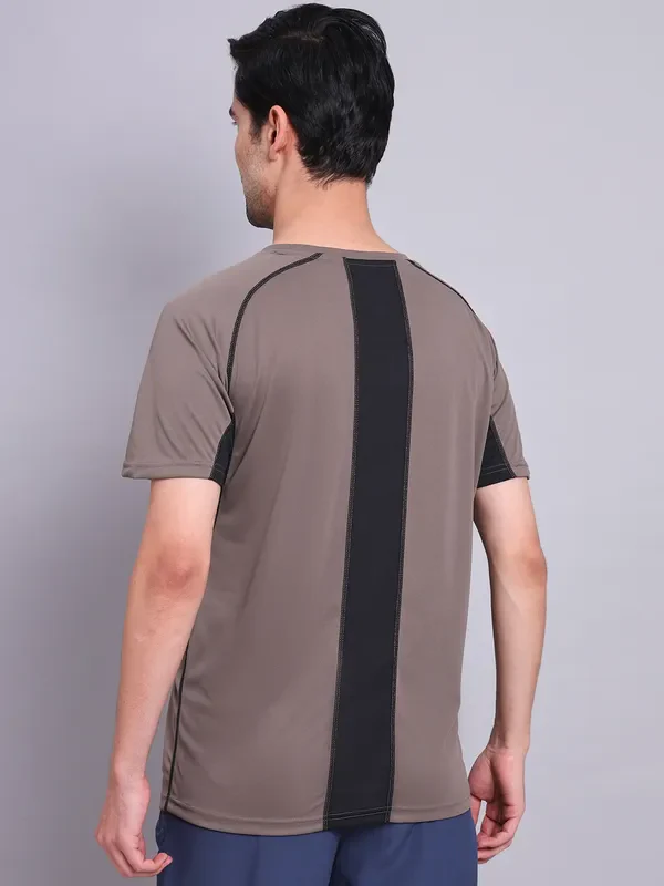 Men Printed Regular Fit Crew Neck T-shirt with TECHNO COOL+ - Image 4