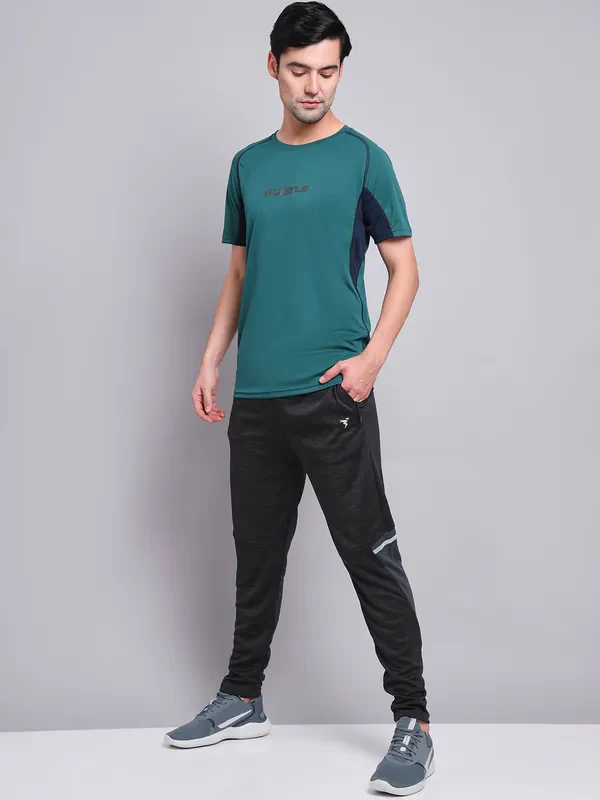 Men Printed Regular Fit Crew Neck T-shirt with TECHNO COOL+ - Image 5