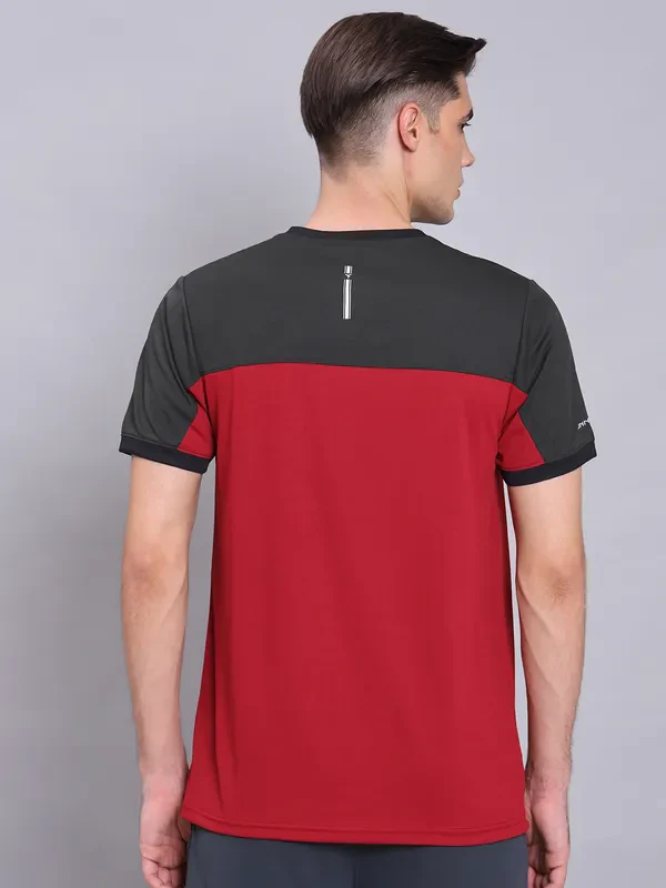 Men Colorblock Slim Fit Crew Neck T-shirt with TECHNO COOL+ - Image 3