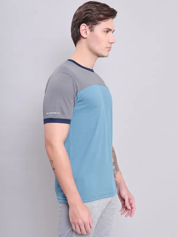 Men Colorblock Slim Fit Crew Neck T-shirt with TECHNO COOL+ - Image 4
