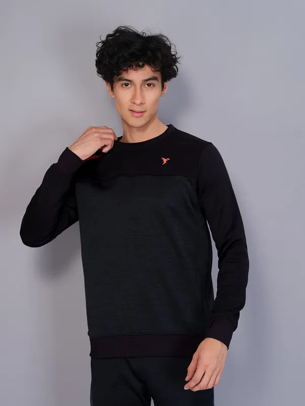 Men Melange Slim Fit Crew Neck Sweatshirt with TECHNO WARM+