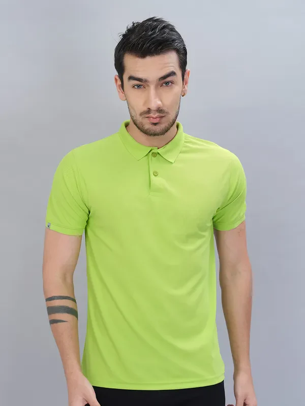 Men Solid Slim Fit Polo T-shirt with MATPIQ