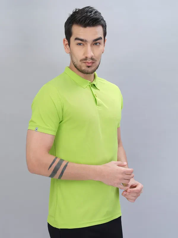 Men Solid Slim Fit Polo T-shirt with MATPIQ - Image 4