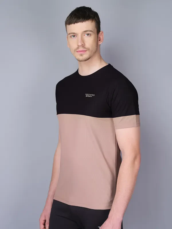 Men Colorblock Slim Fit Crew Neck T-shirt with TECHNO GUARD - Image 3