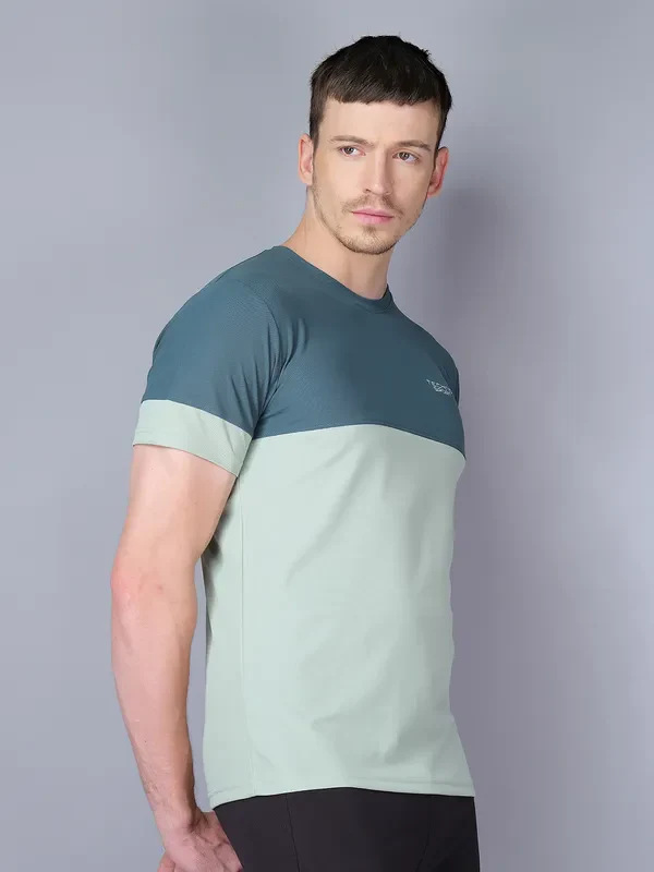 Men Colorblock Slim Fit Crew Neck T-shirt with TECHNO GUARD - Image 3