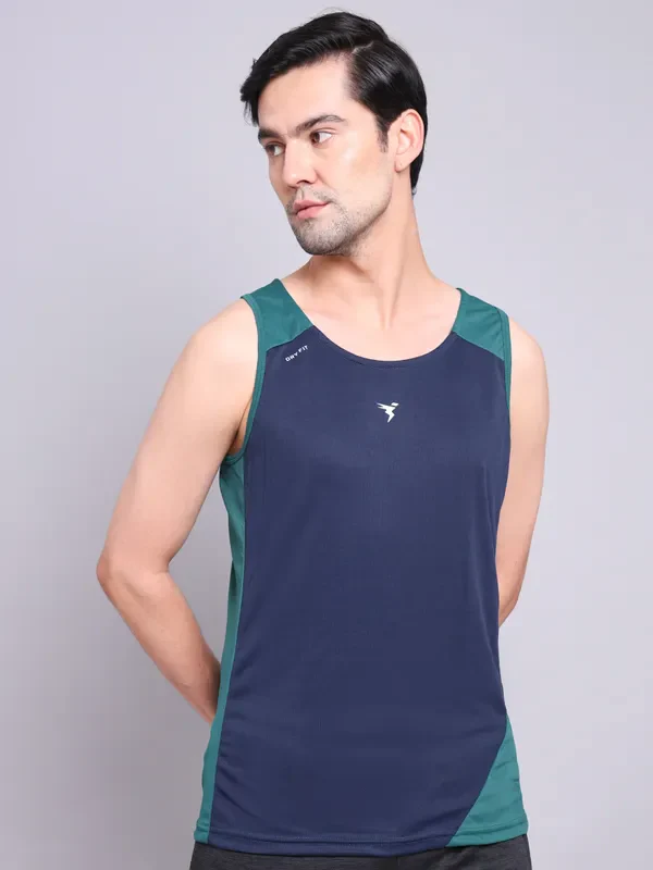 Men Colorblock Slim Fit Scoop Neck Innerwear Vest with TECHNO COOL+