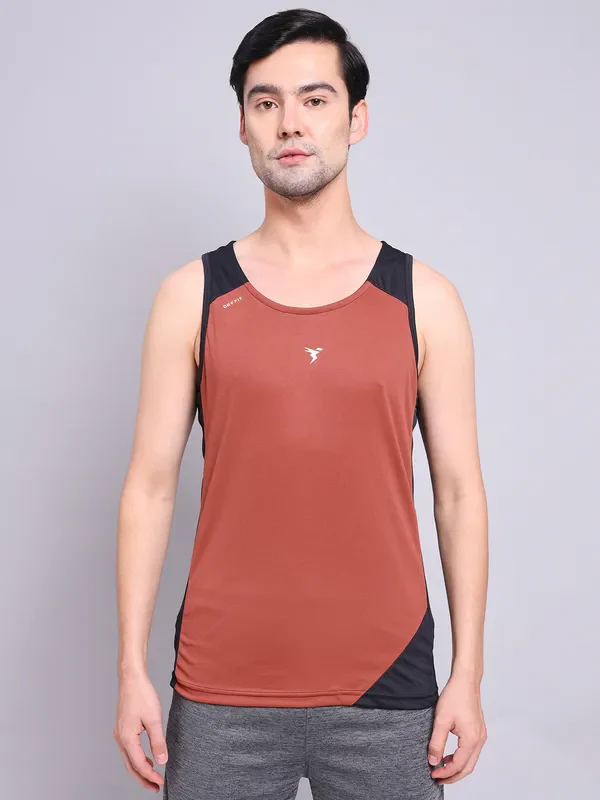 Men Colorblock Slim Fit Scoop Neck Innerwear Vest with TECHNO COOL+