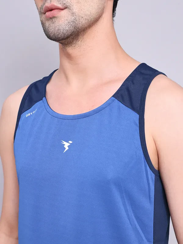 Men Colorblock Slim Fit Scoop Neck Innerwear Vest with TECHNO COOL+ - Image 6