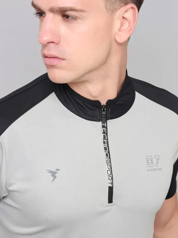 Men Colorblock Slim Fit Mock Neck T-shirt with TECHNO COOL+ - Image 3