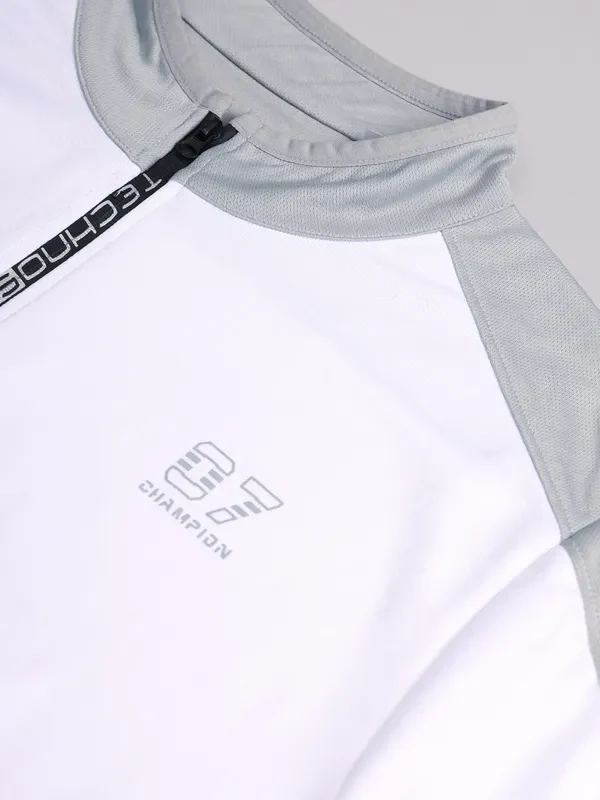 Men Colorblock Slim Fit Mock Neck T-shirt with TECHNO COOL+ - Image 9