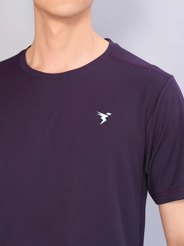 Men Solid Slim Fit Crew Neck T-shirt with TECHNO COOL+ - Image 5