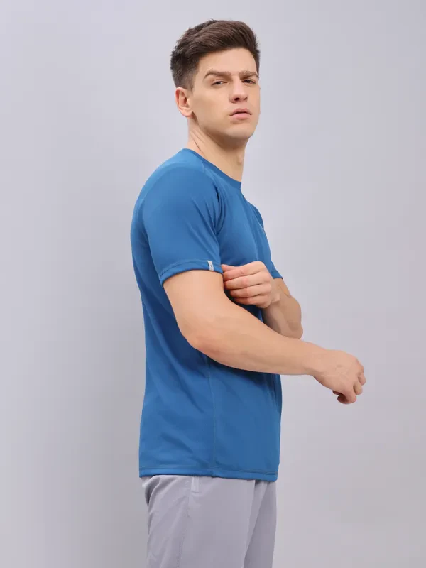 Men Solid Slim Fit Crew Neck T-shirt with TECHNO COOL+ - Image 4