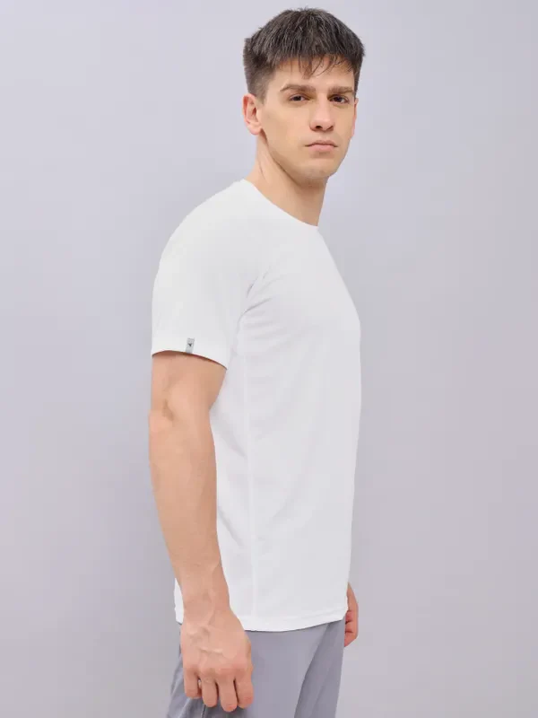Men Solid Slim Fit Crew Neck T-shirt with TECHNO COOL+ - Image 4