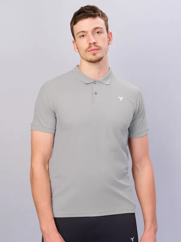 Men Solid Slim Fit Polo T-shirt with MATPIQ