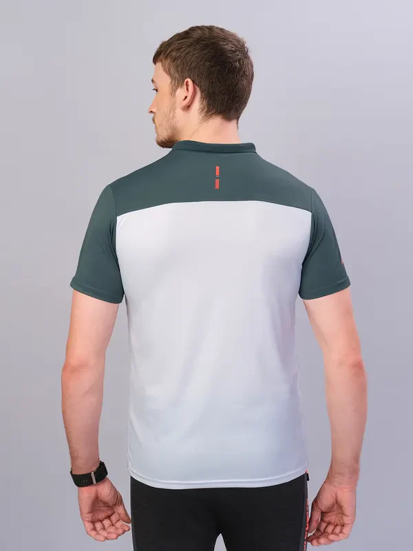 Men Colorblock Relax Fit Polo T-shirt with TECHNO COOL+ - Image 4