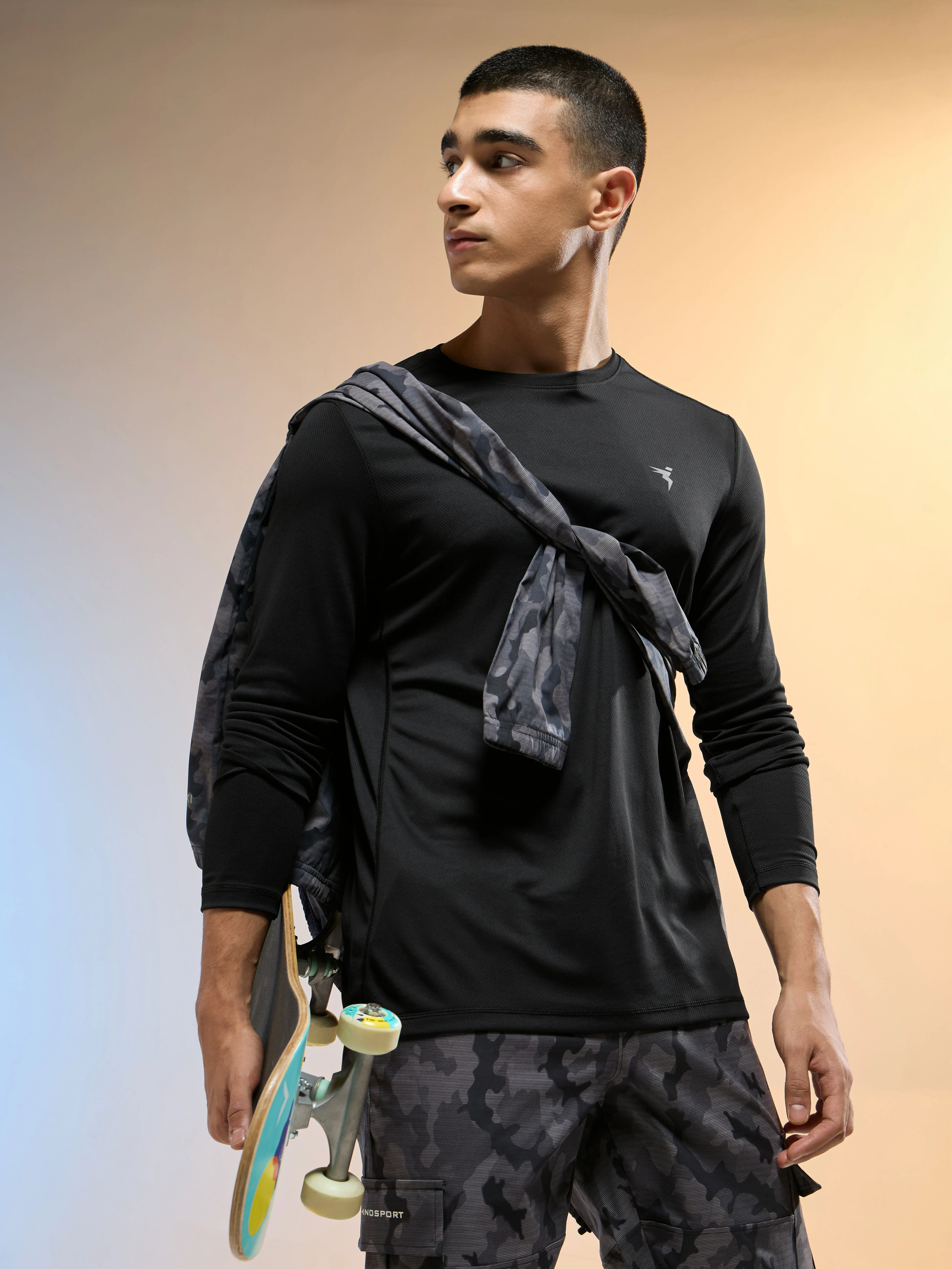 Men Solid Slim Fit Crew Neck T-shirt with TECHNO COOL+