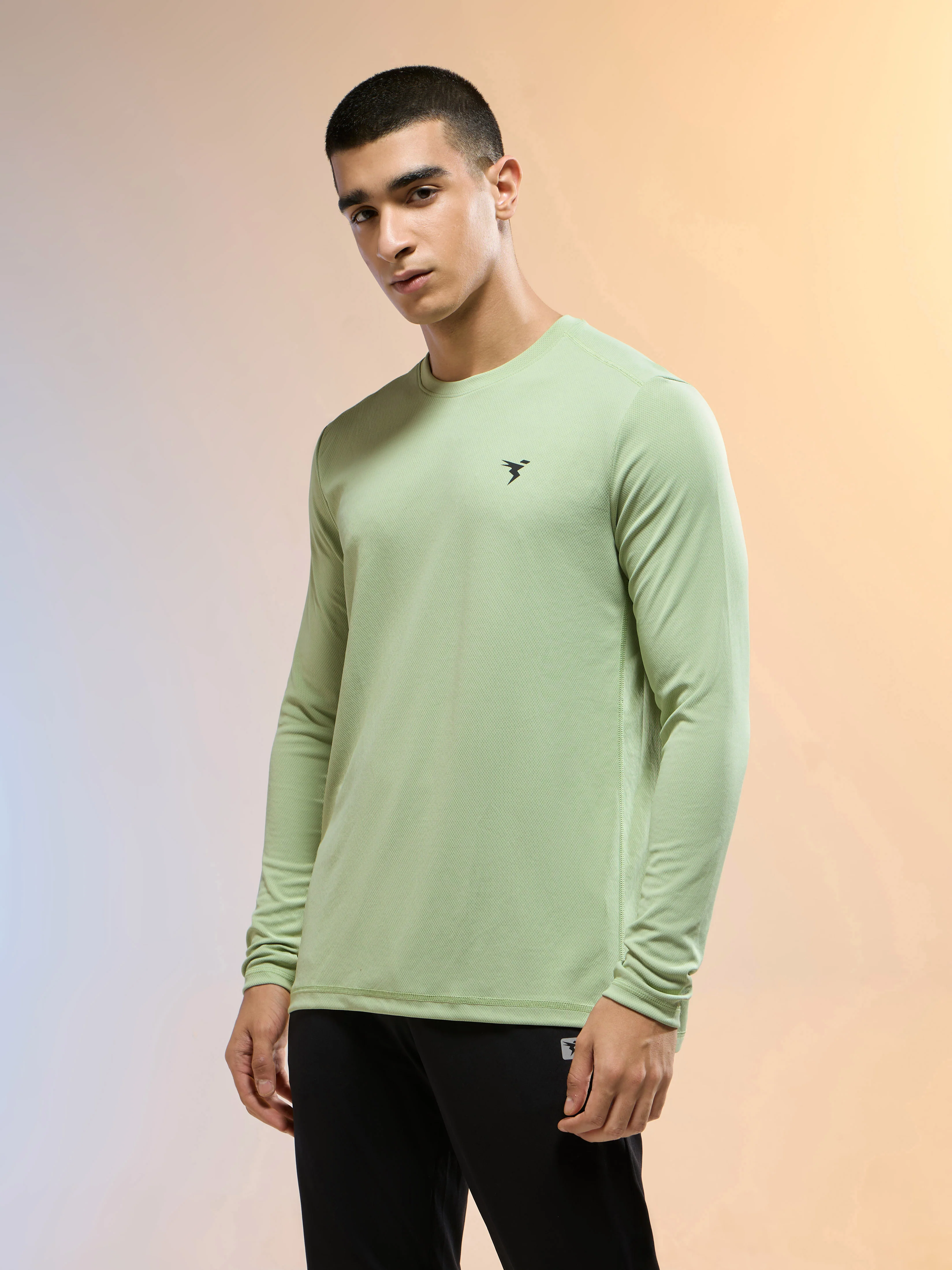 Men Solid Slim Fit Crew Neck T-shirt with TECHNO COOL+ - Image 4