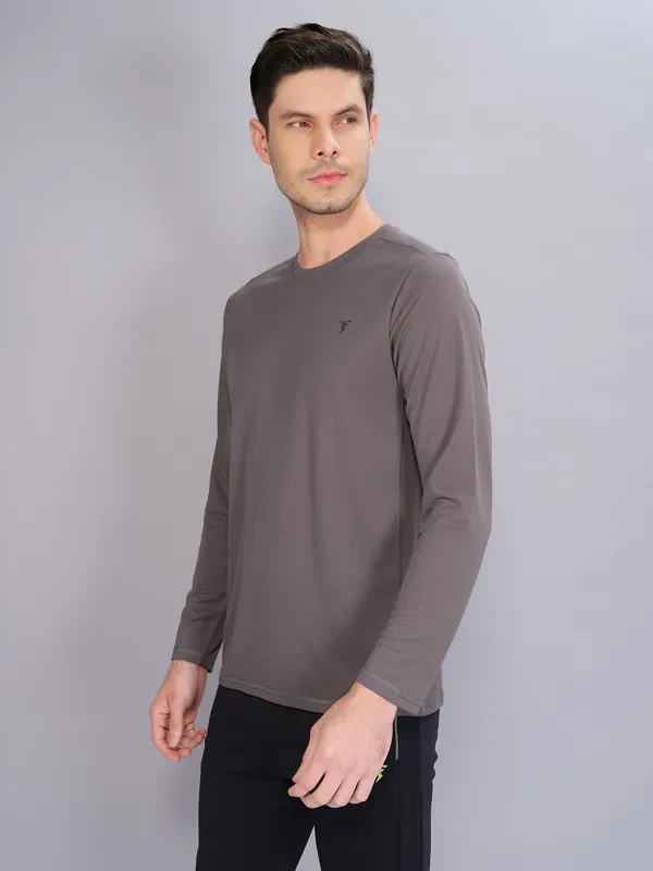 Men Solid Slim Fit Crew Neck T-shirt with TECHNO COOL+ - Image 2