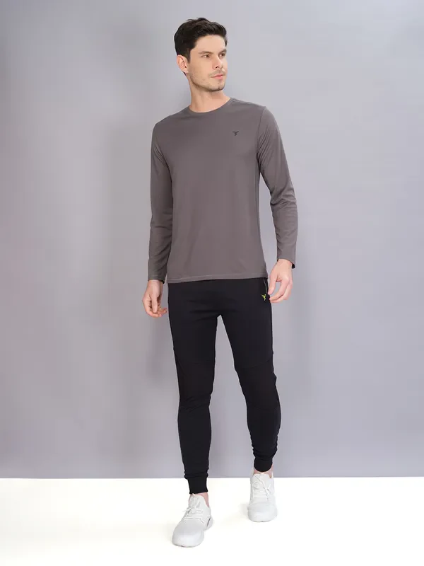 Men Solid Slim Fit Crew Neck T-shirt with TECHNO COOL+ - Image 4
