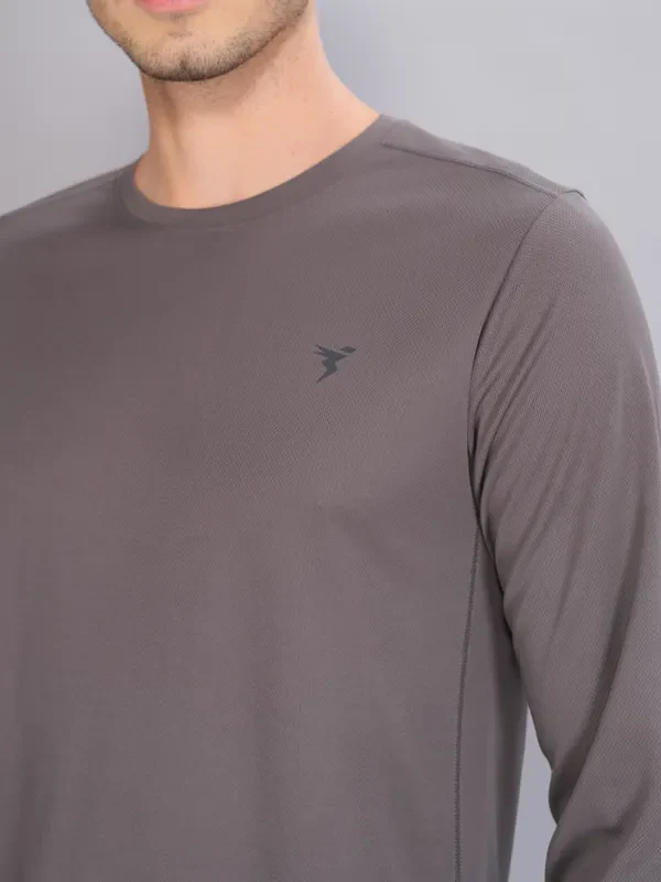 Men Solid Slim Fit Crew Neck T-shirt with TECHNO COOL+ - Image 5