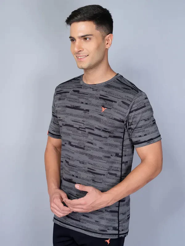 Men Jacquard Slim Fit Crew Neck T-shirt with DOUBLE COOL - Image 4