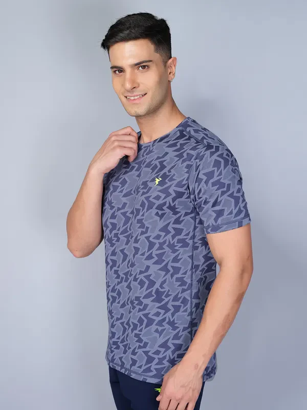 Men Jacquard Slim Fit Crew Neck T-shirt with DOUBLE COOL - Image 4