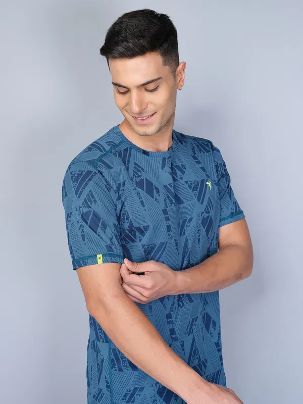 Men Jacquard Slim Fit Crew Neck T-shirt with DOUBLE COOL - Image 8