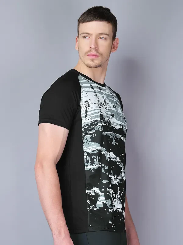 Men Stripe Slim Fit Crew Neck T-shirt with TECHNO COOL - Image 2