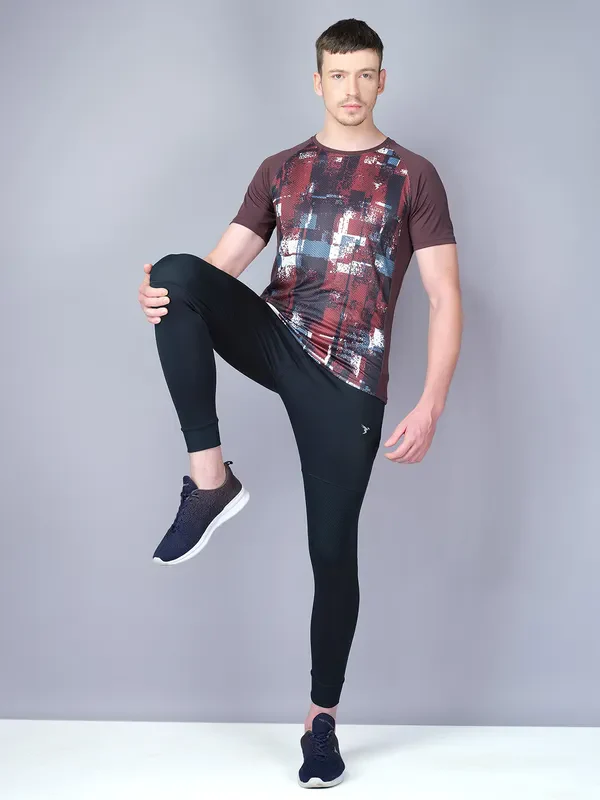 Men Stripe Slim Fit Crew Neck T-shirt with TECHNO COOL - Image 4