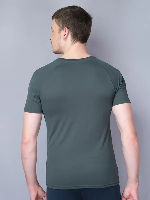 Men Stripe Slim Fit Crew Neck T-shirt with TECHNO COOL - Image 3