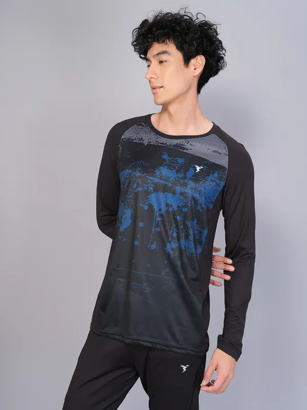 Men Geometric Slim Fit Crew Neck T-shirt with TECHNO COOL - Image 5