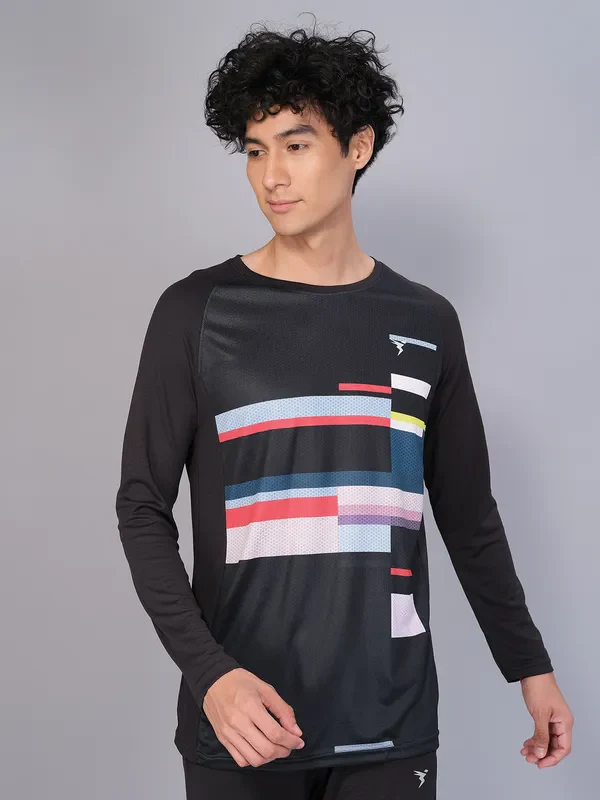 Men Geometric Slim Fit Crew Neck T-shirt with TECHNO COOL - Image 5